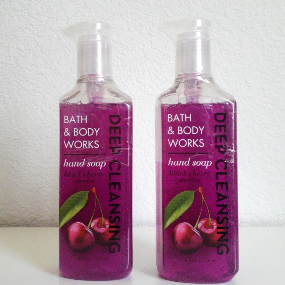 Bath and body works hand soap 1 set (2pcs)